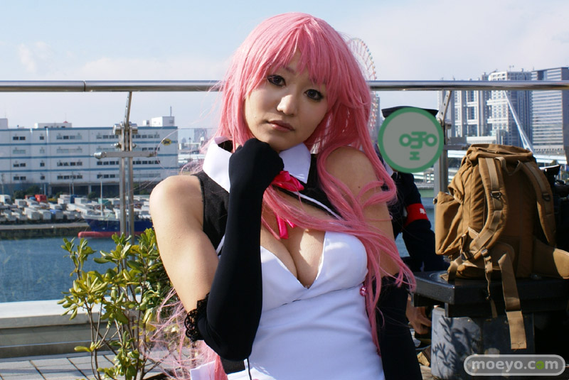 Illustration for article titled More Cosplayers To Poke Your Eyes Out